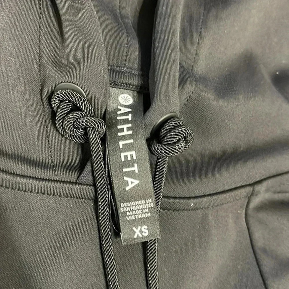 🩷 Athleta Black Cropped Hoodie - Picture 3 of 5